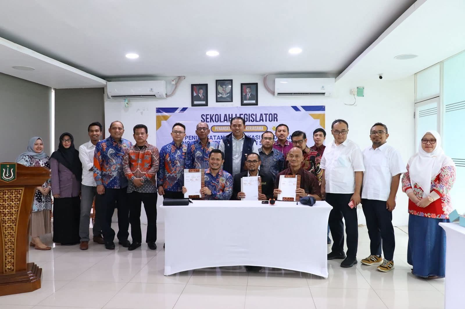 Penandatanganan kerja sama Universitas Nasional, ADKASI, dan LPSDM Aparatur 2